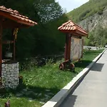 Hotel Fisherman's Hut Family 3*