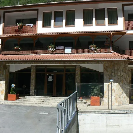 Fisherman's Hut Family 3*