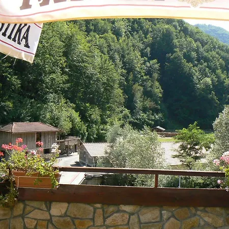 Fisherman's Hut Family Отель Beden