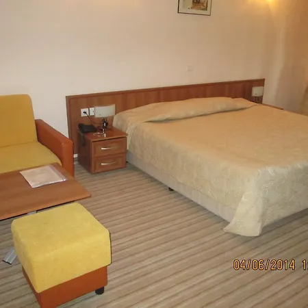 Fisherman's Hut Family 3*
